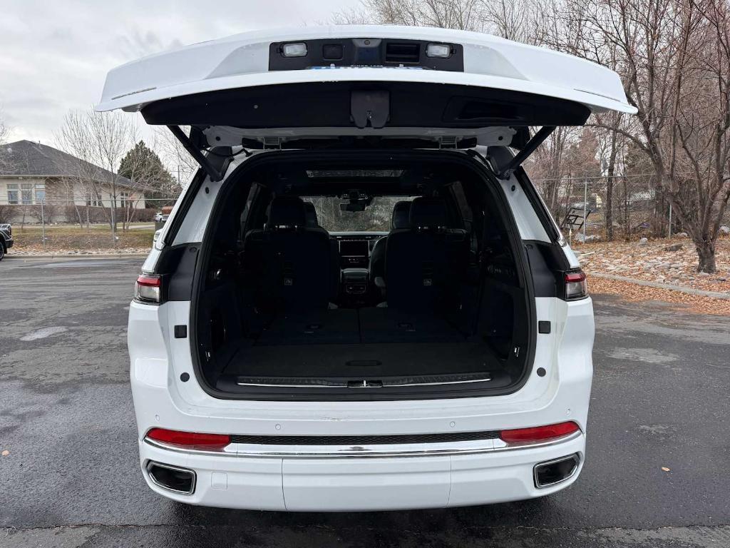 new 2025 Jeep Grand Cherokee L car, priced at $57,007