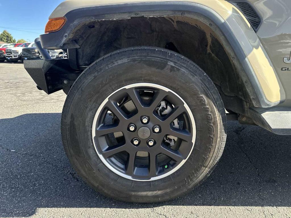 used 2022 Jeep Gladiator car, priced at $37,208