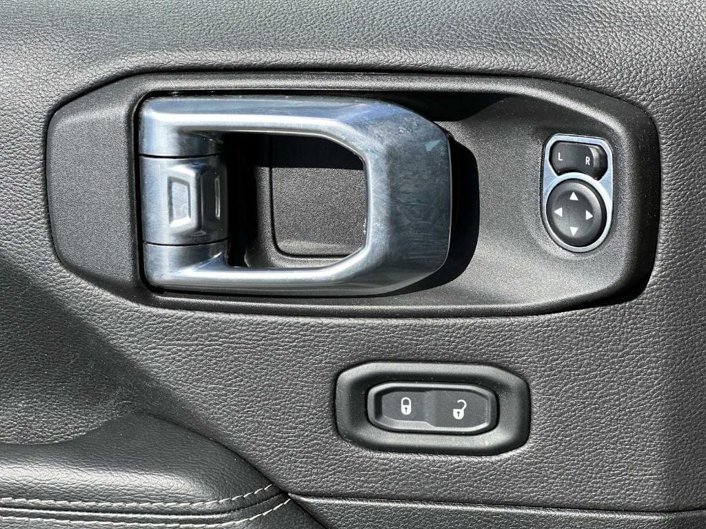 used 2022 Jeep Gladiator car, priced at $37,208