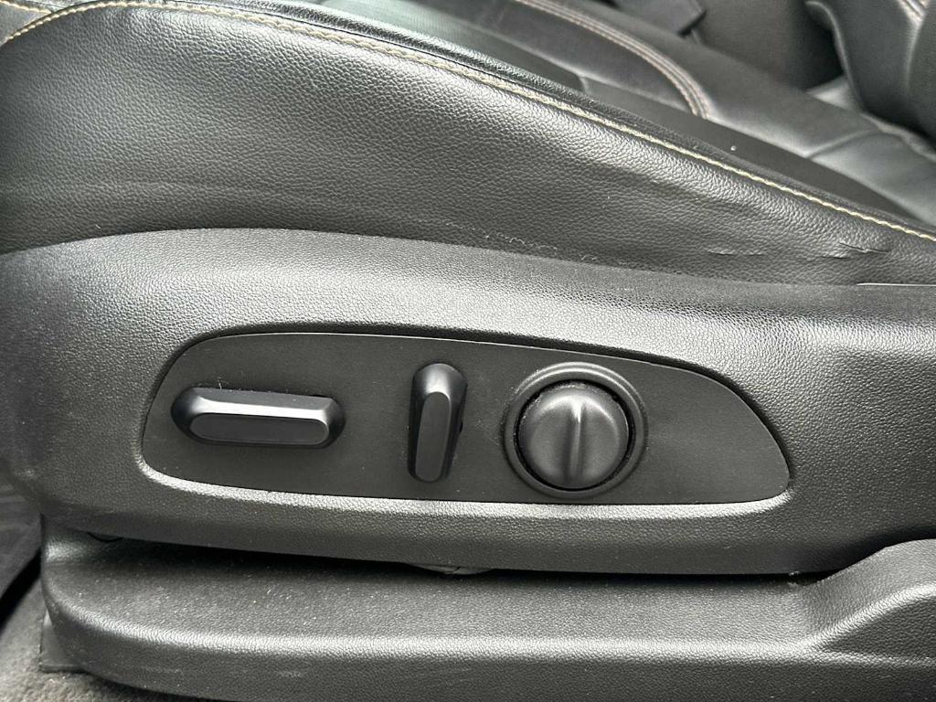 used 2019 Chevrolet Traverse car, priced at $22,092