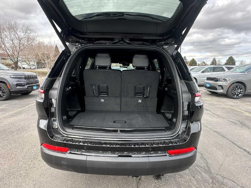 new 2025 Jeep Grand Cherokee L car, priced at $42,613