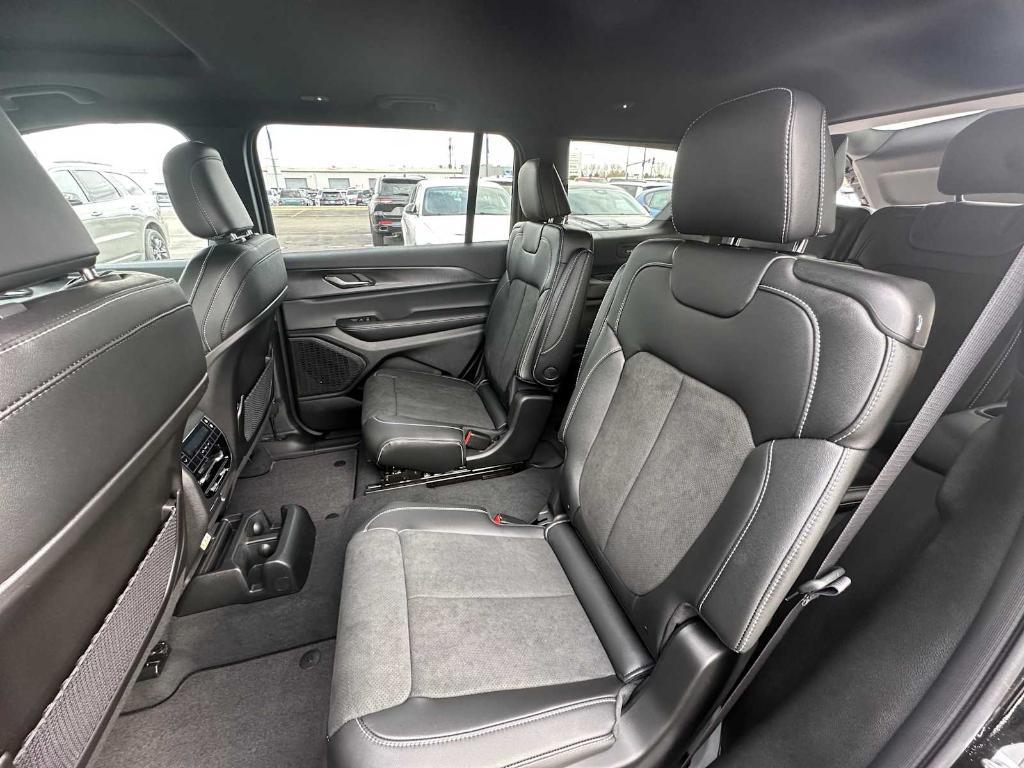 new 2025 Jeep Grand Cherokee L car, priced at $42,613
