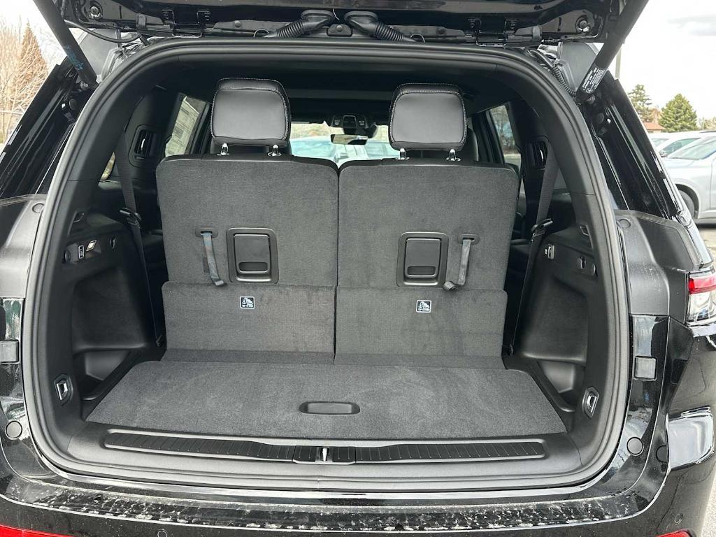new 2025 Jeep Grand Cherokee L car, priced at $42,613