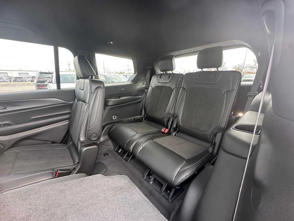 new 2025 Jeep Grand Cherokee L car, priced at $42,613