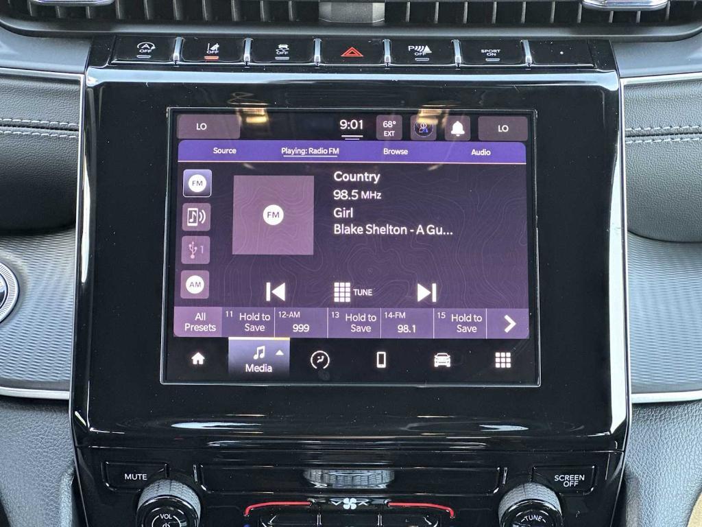 new 2025 Jeep Grand Cherokee car, priced at $35,672