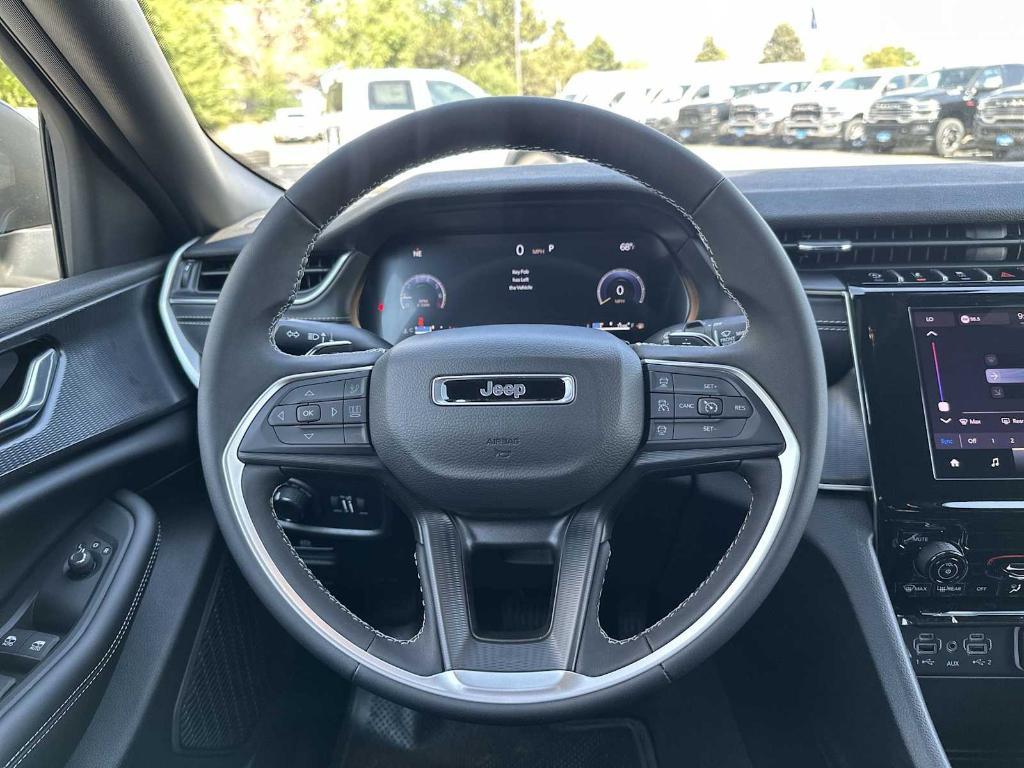 new 2025 Jeep Grand Cherokee car, priced at $35,672