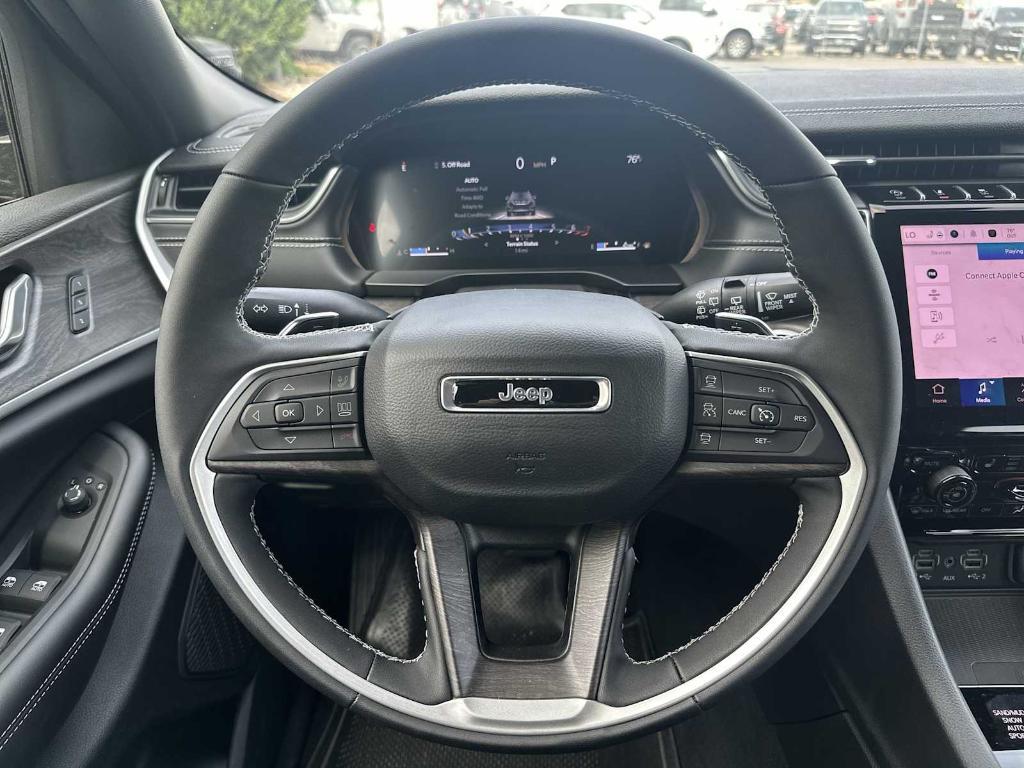 new 2025 Jeep Grand Cherokee car, priced at $52,046