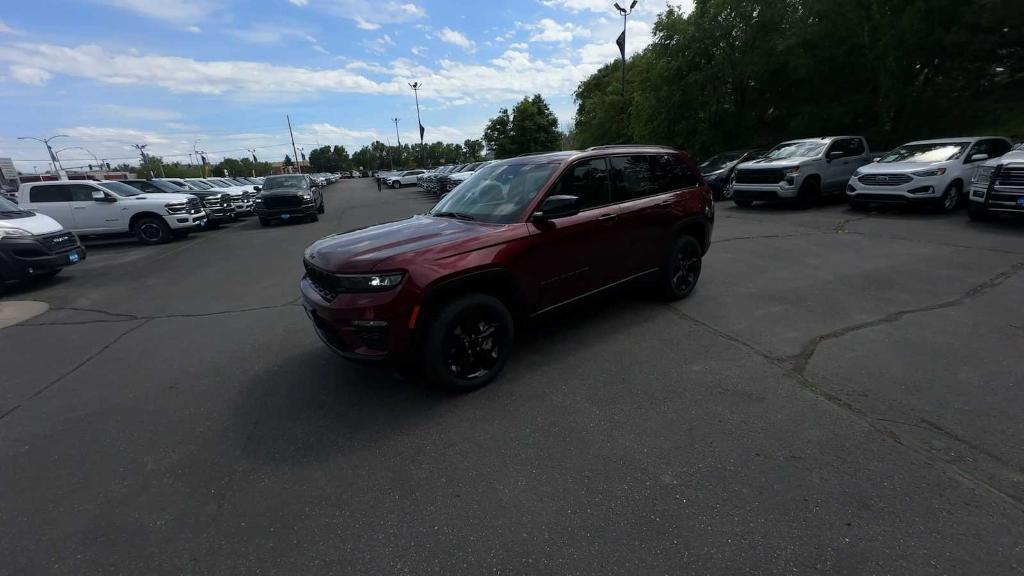 new 2025 Jeep Grand Cherokee car, priced at $52,046