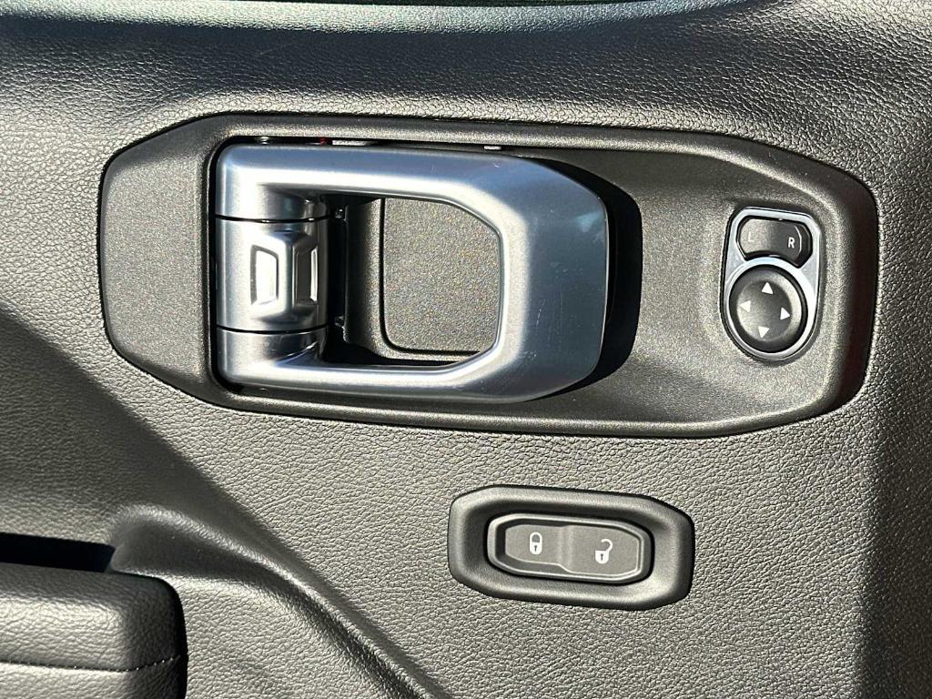 new 2026 Jeep Wrangler car, priced at $47,071