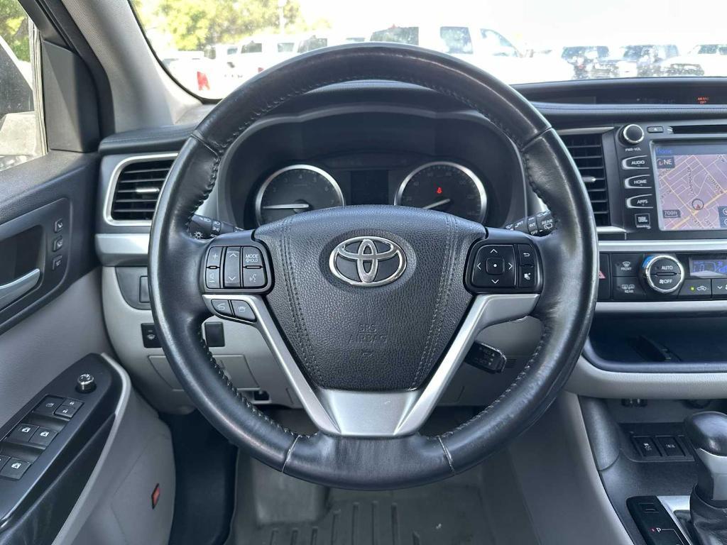 used 2015 Toyota Highlander car, priced at $16,441