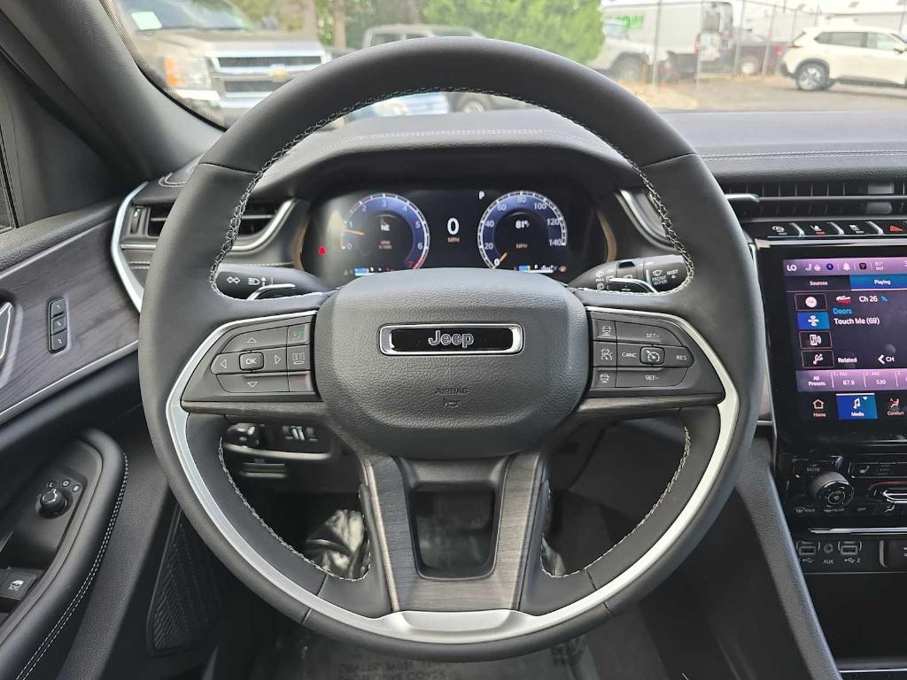 new 2025 Jeep Grand Cherokee car, priced at $44,901