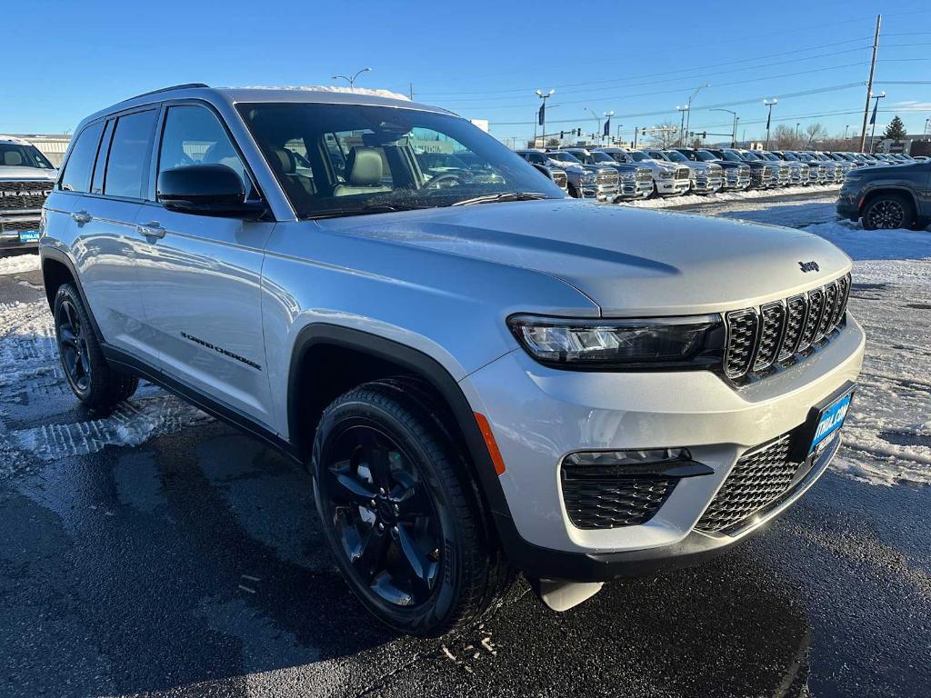 new 2025 Jeep Grand Cherokee car, priced at $48,611