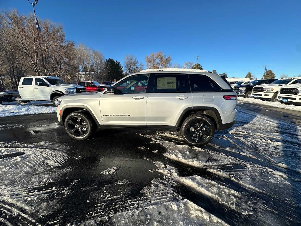 new 2025 Jeep Grand Cherokee car, priced at $48,611