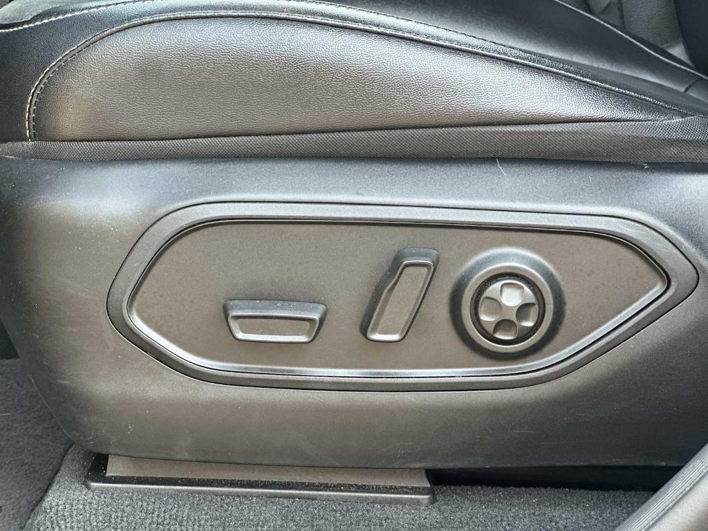 used 2023 Jeep Grand Cherokee L car, priced at $28,755