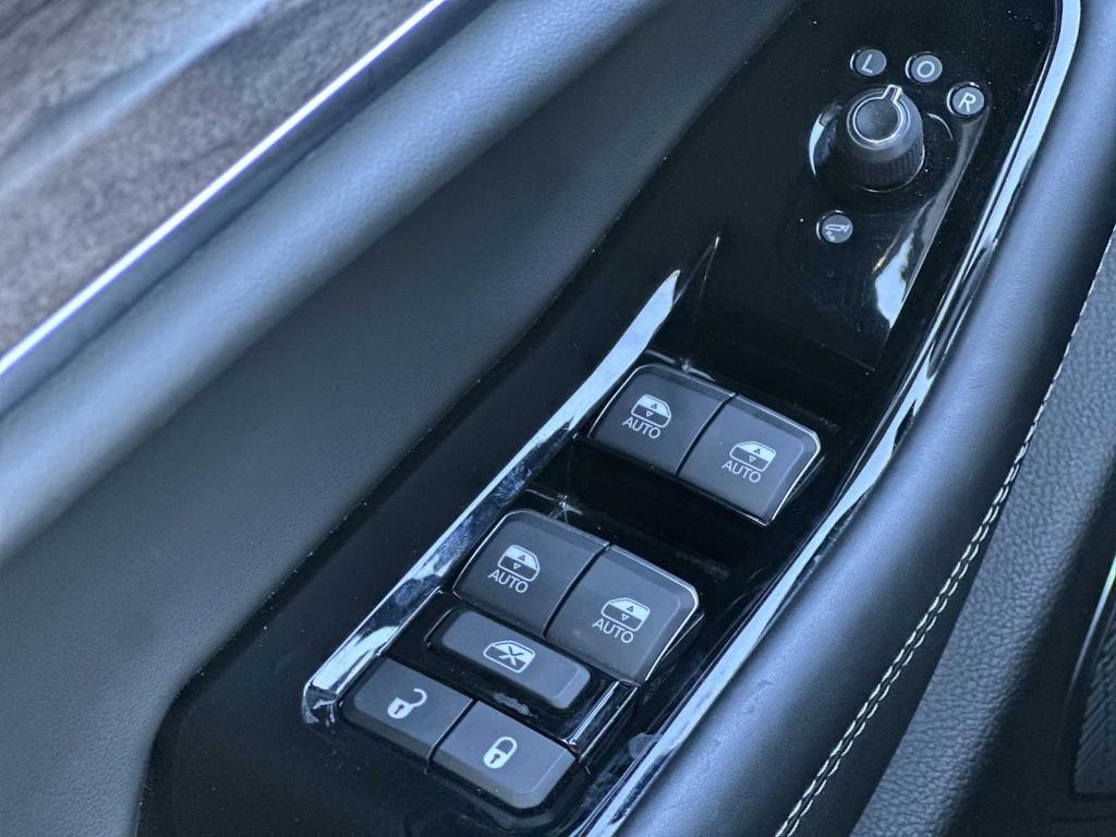 used 2023 Jeep Grand Cherokee car, priced at $36,684