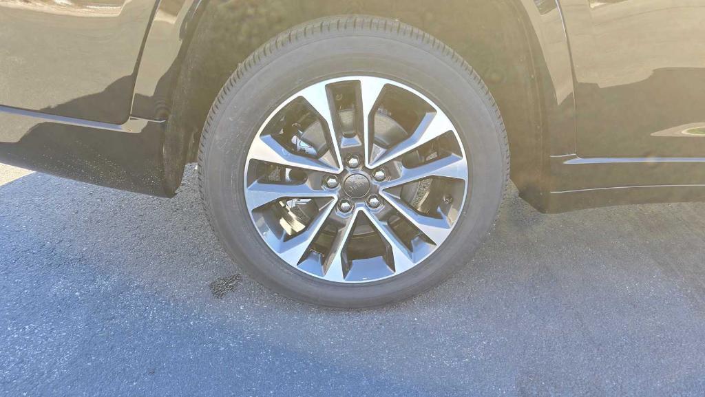 new 2025 Jeep Grand Cherokee L car, priced at $57,282