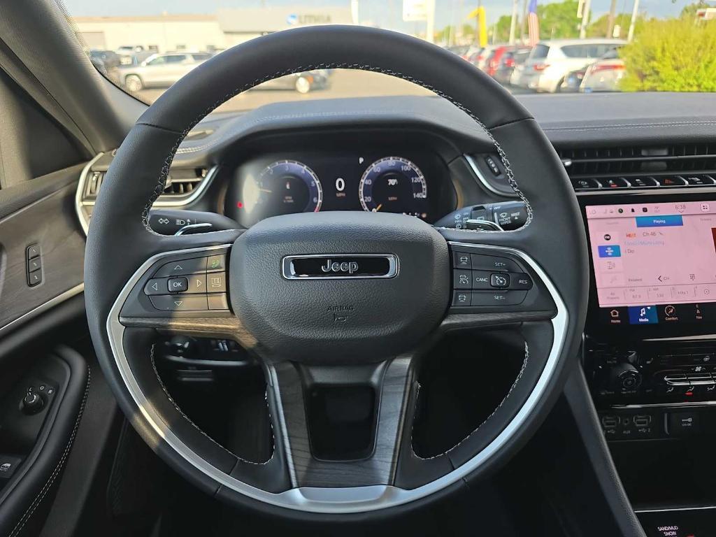 new 2025 Jeep Grand Cherokee car, priced at $48,044