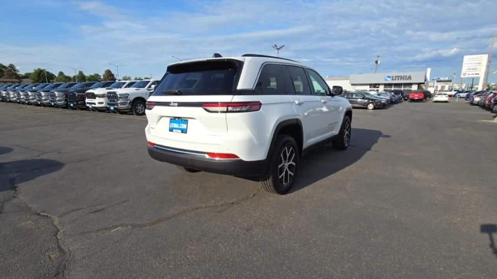 new 2025 Jeep Grand Cherokee car, priced at $48,044