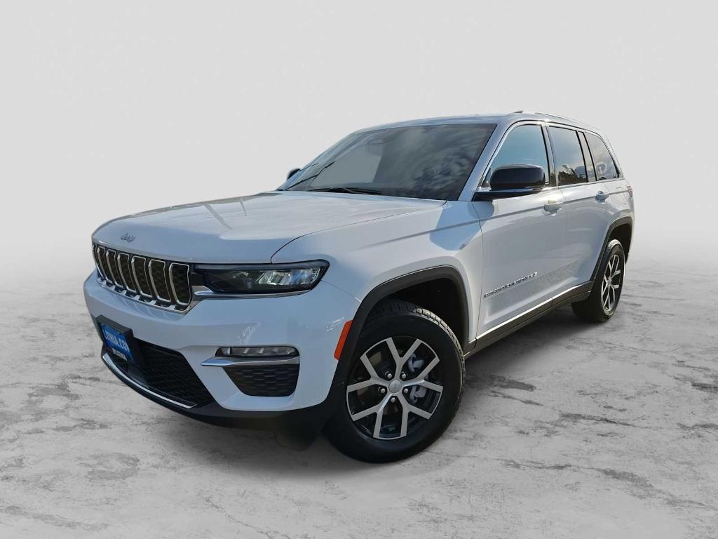 new 2025 Jeep Grand Cherokee car, priced at $48,044
