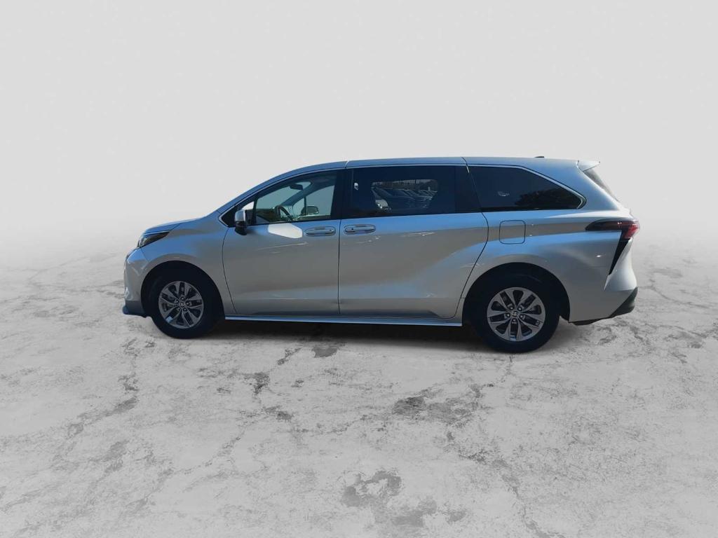 used 2023 Toyota Sienna car, priced at $37,508