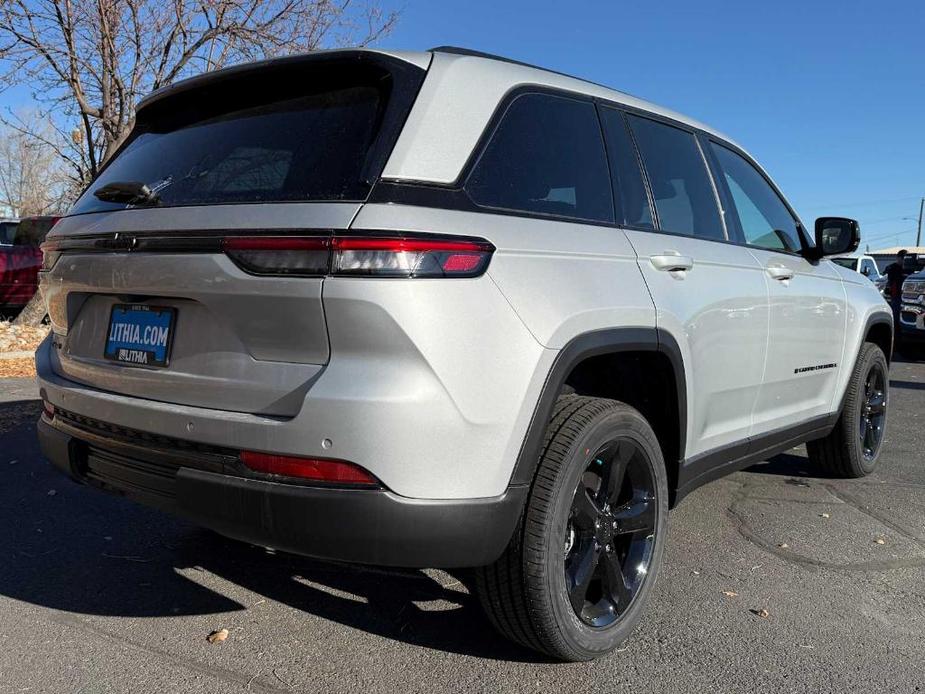 new 2025 Jeep Grand Cherokee car, priced at $42,002