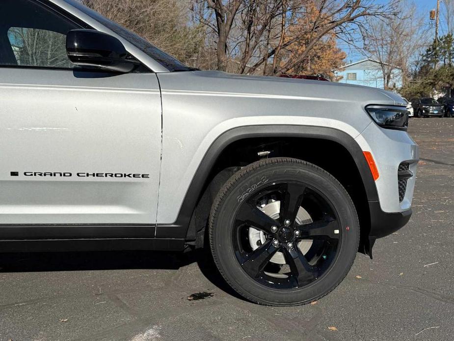 new 2025 Jeep Grand Cherokee car, priced at $42,002