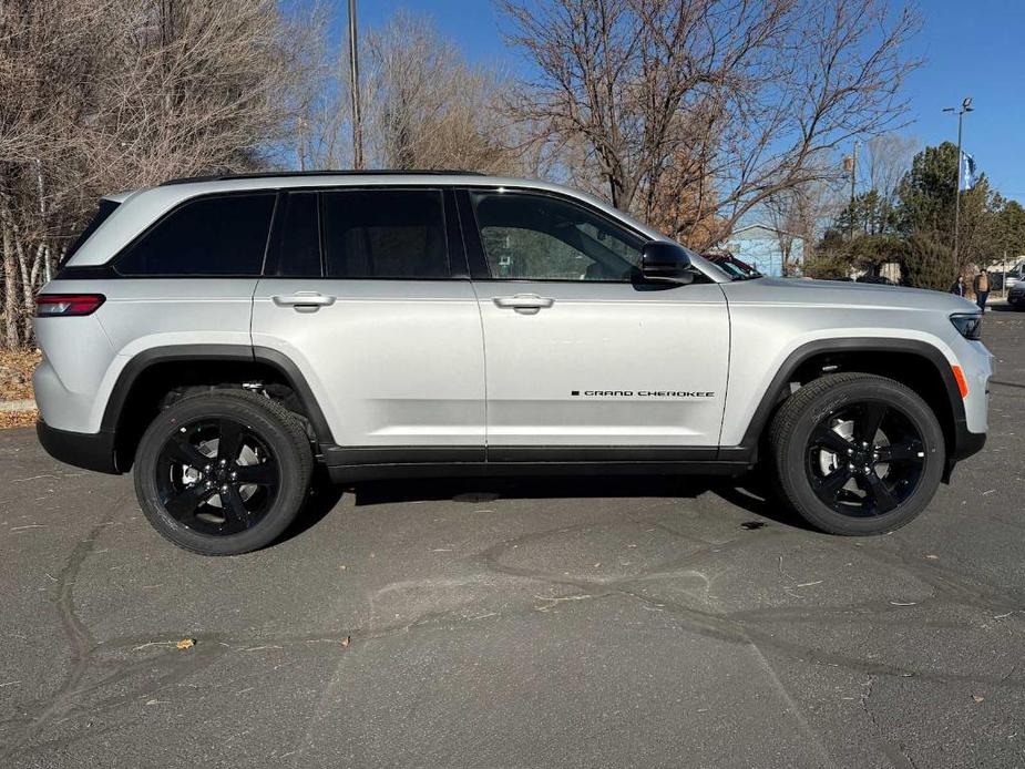 new 2025 Jeep Grand Cherokee car, priced at $42,002