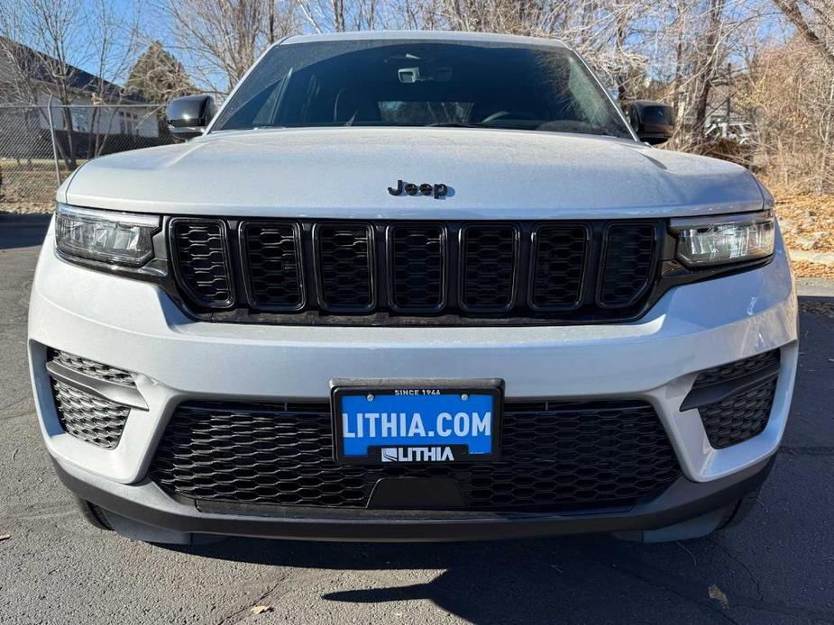 new 2025 Jeep Grand Cherokee car, priced at $42,002