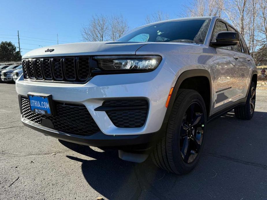 new 2025 Jeep Grand Cherokee car, priced at $42,002