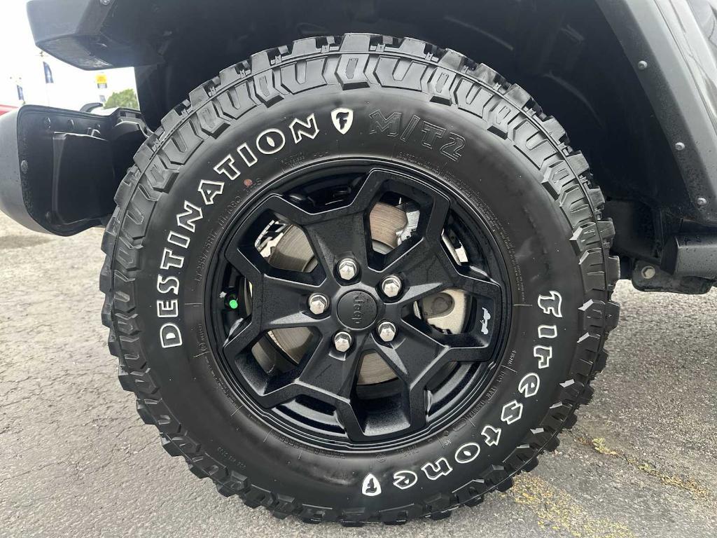 used 2022 Jeep Gladiator car, priced at $37,679