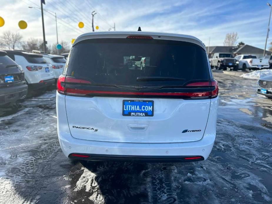 new 2024 Chrysler Pacifica Hybrid car, priced at $51,291