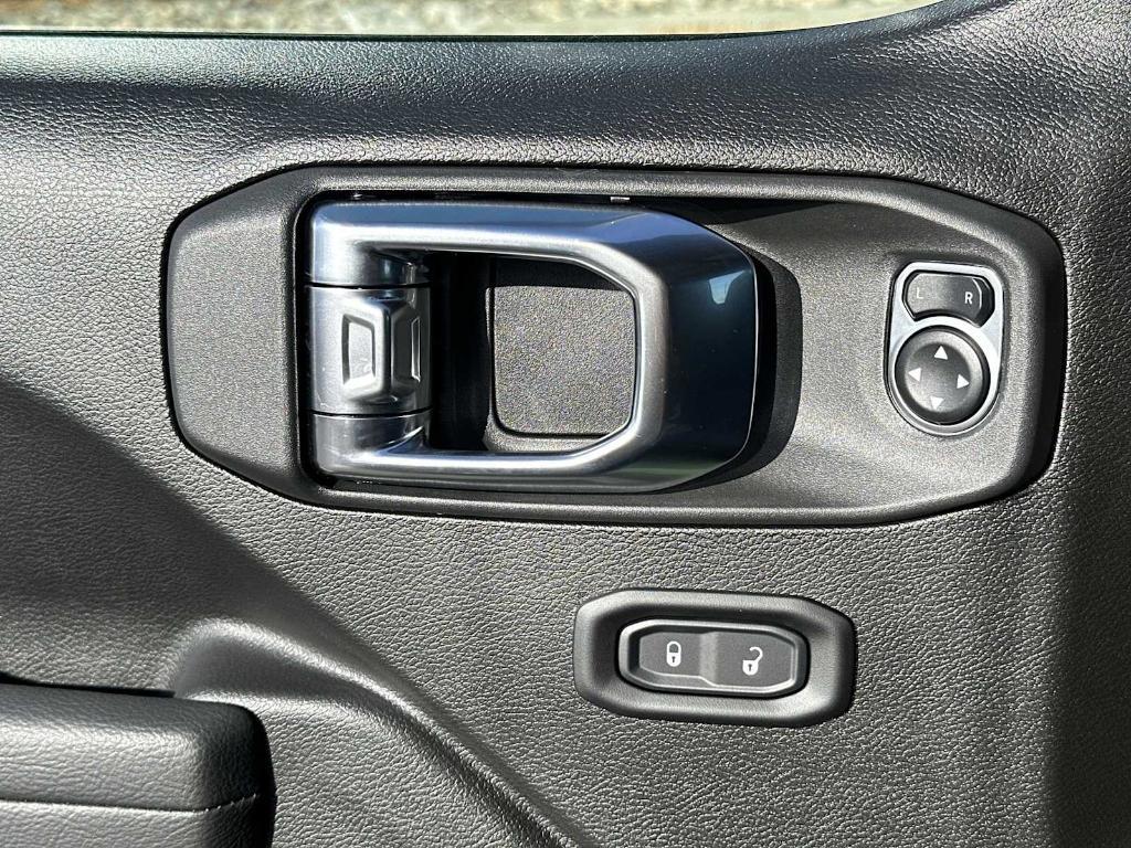 new 2026 Jeep Wrangler car, priced at $55,925