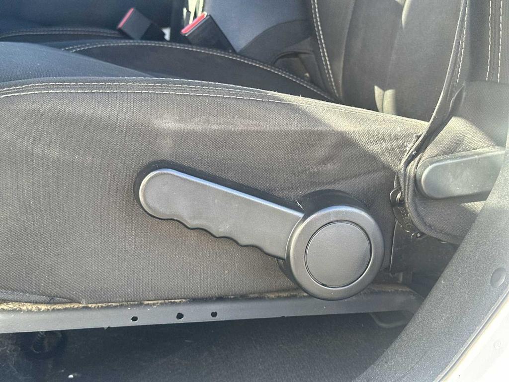 used 2015 Jeep Wrangler Unlimited car, priced at $16,004