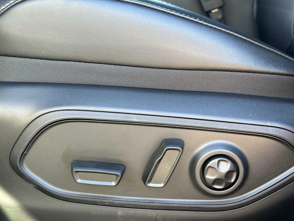 new 2025 Jeep Grand Cherokee car, priced at $55,185