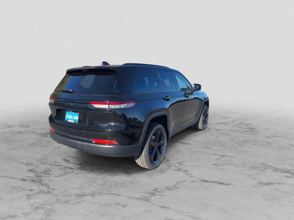 new 2025 Jeep Grand Cherokee car, priced at $55,185
