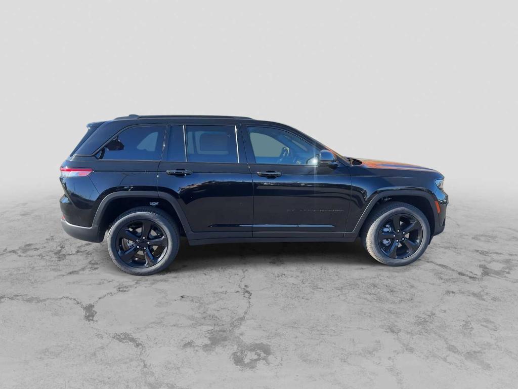 new 2025 Jeep Grand Cherokee car, priced at $55,185