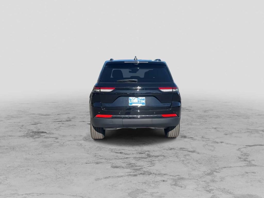 new 2025 Jeep Grand Cherokee car, priced at $55,185