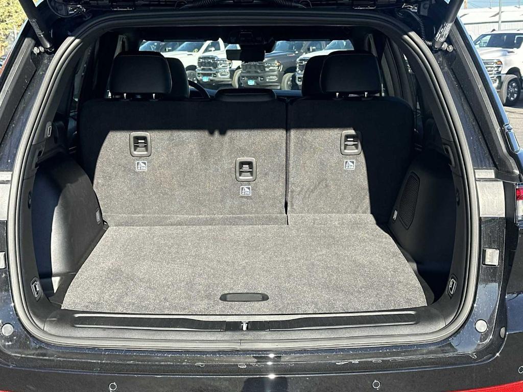 new 2025 Jeep Grand Cherokee car, priced at $55,185