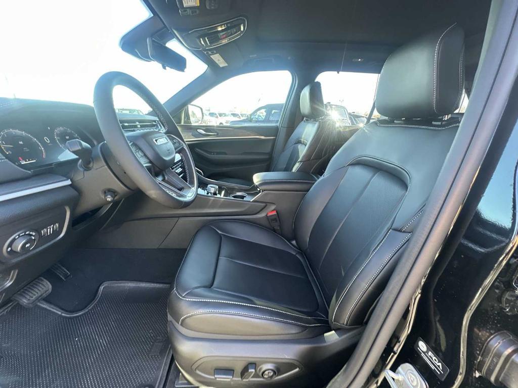 new 2025 Jeep Grand Cherokee car, priced at $55,185