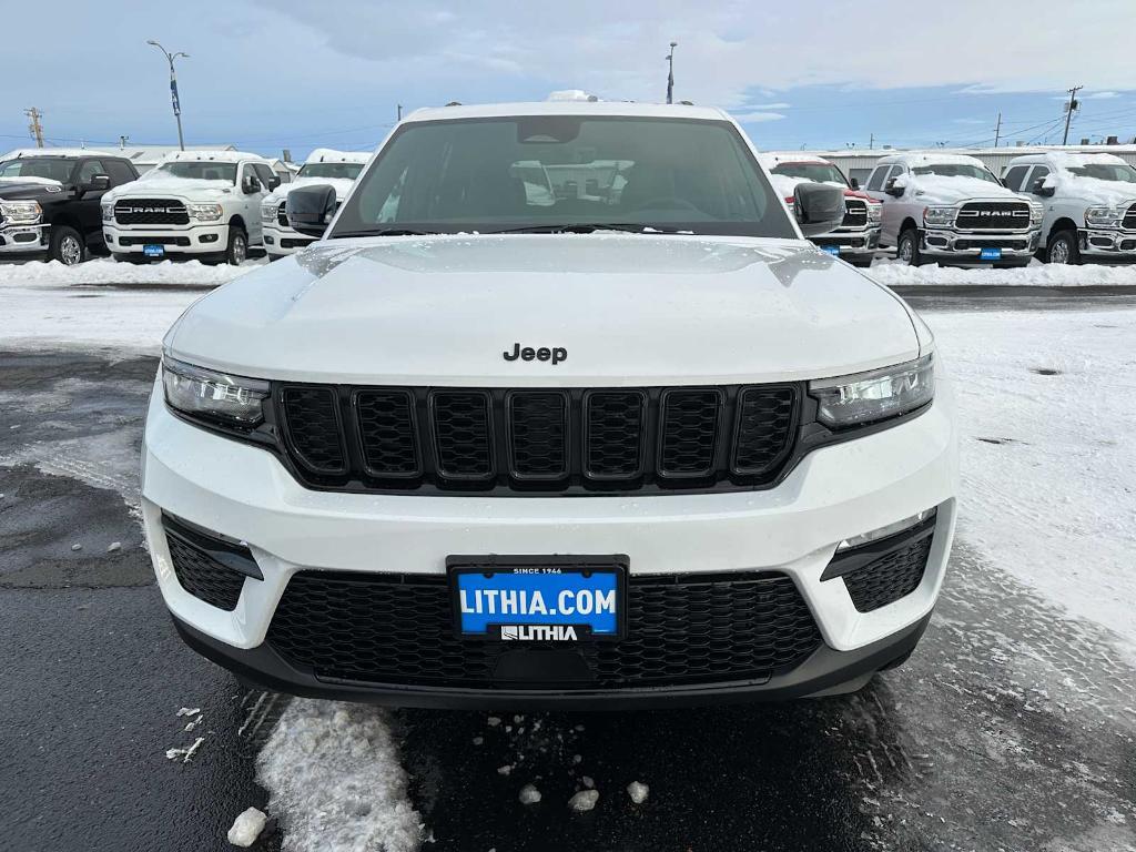 new 2025 Jeep Grand Cherokee car, priced at $48,102