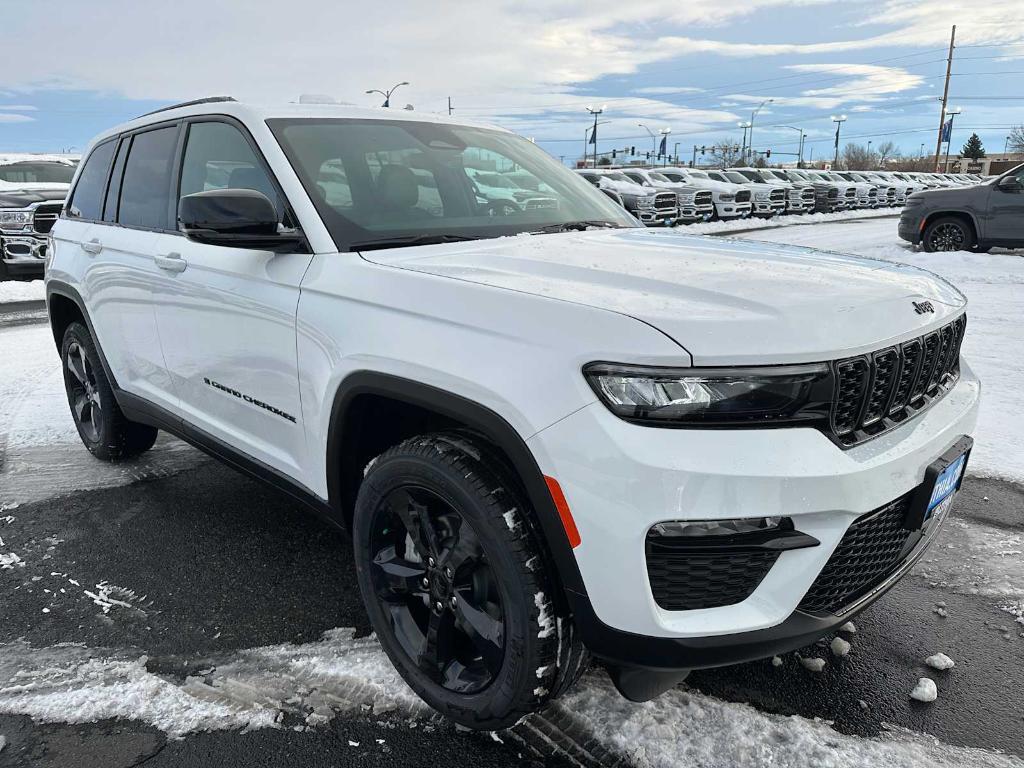 new 2025 Jeep Grand Cherokee car, priced at $48,102