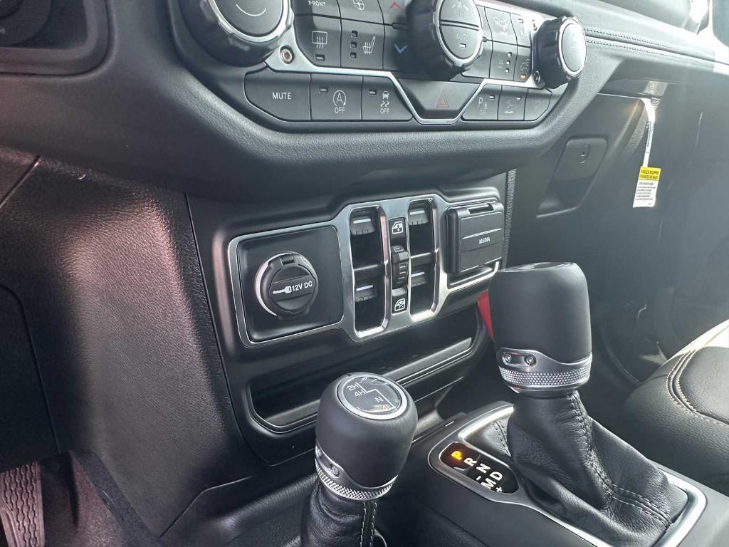 new 2025 Jeep Wrangler car, priced at $53,727
