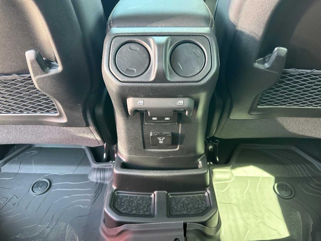 new 2025 Jeep Wrangler car, priced at $53,727