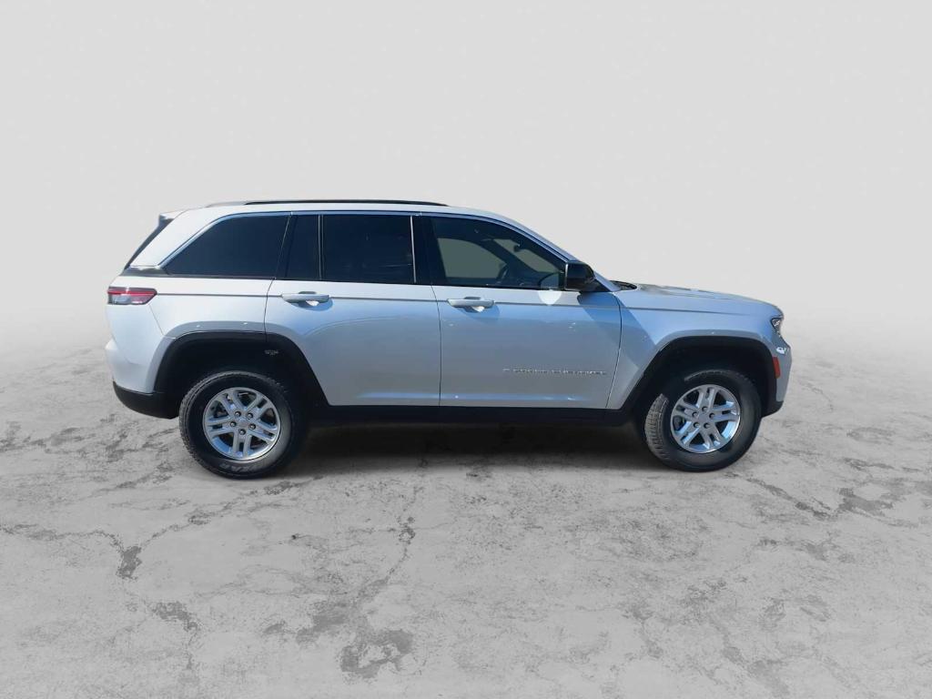 new 2025 Jeep Grand Cherokee car, priced at $35,321
