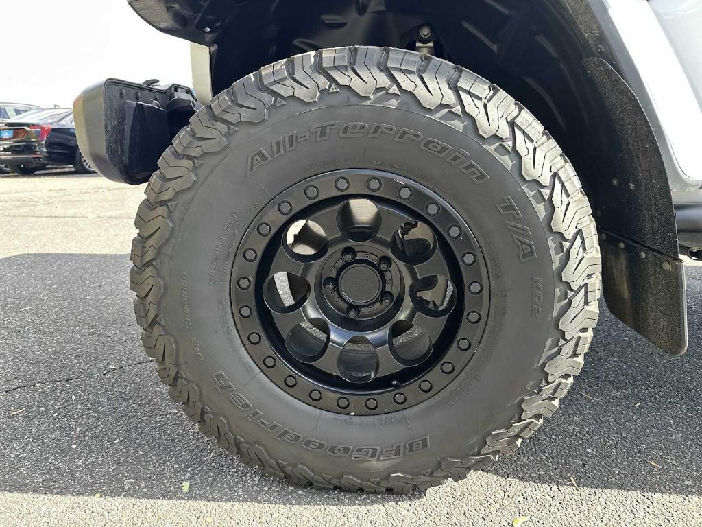 used 2021 Jeep Gladiator car, priced at $35,809