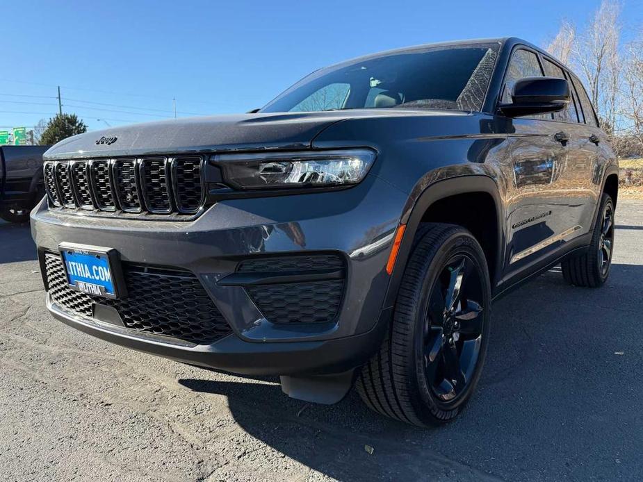 new 2025 Jeep Grand Cherokee car, priced at $42,012