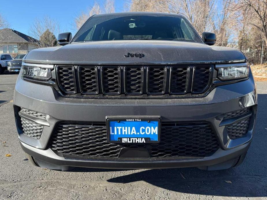 new 2025 Jeep Grand Cherokee car, priced at $42,012