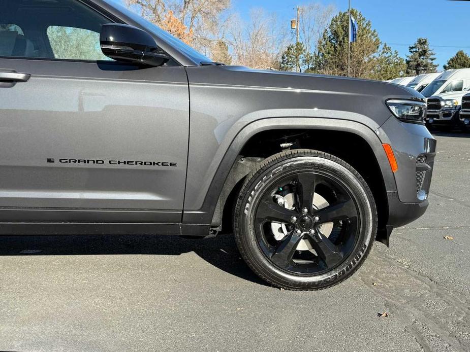 new 2025 Jeep Grand Cherokee car, priced at $42,012