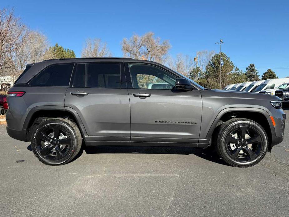 new 2025 Jeep Grand Cherokee car, priced at $42,012