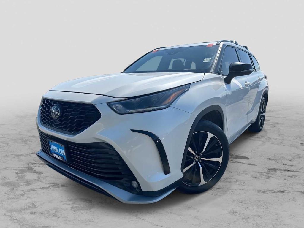 used 2021 Toyota Highlander car, priced at $35,281
